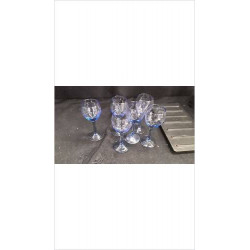 VERRE A PIED BLEU LE LOT