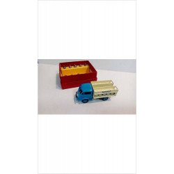 DAN TOYS CAMION LAITIER NESTLE