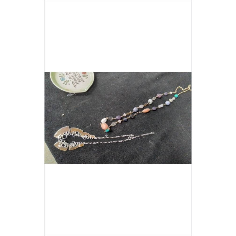 COLLIER 