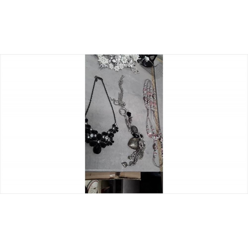 COLLIER 