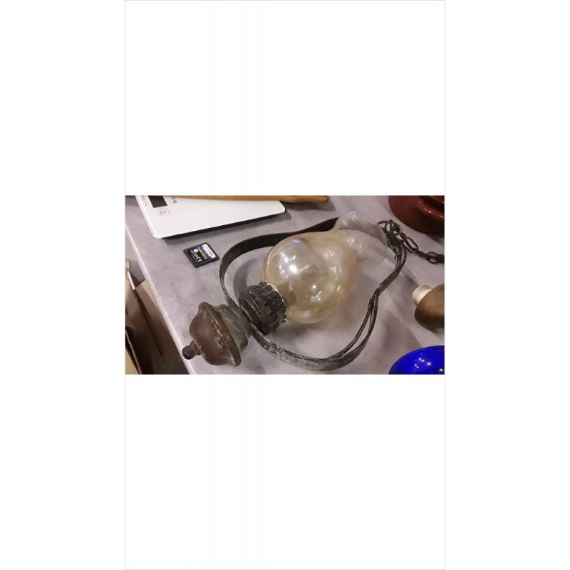 SUSPENSION METAL EN L\'ETAT 