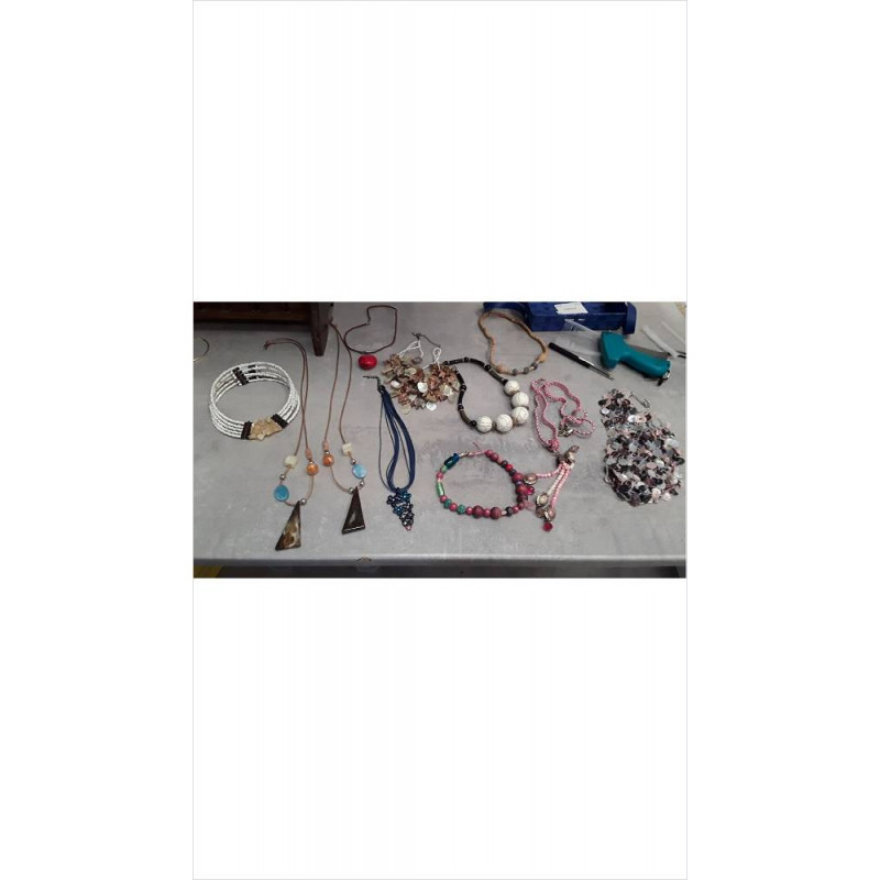 COLLIER