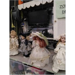 DECO POUPEE PORCELAINE 