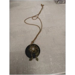 COLLIER 