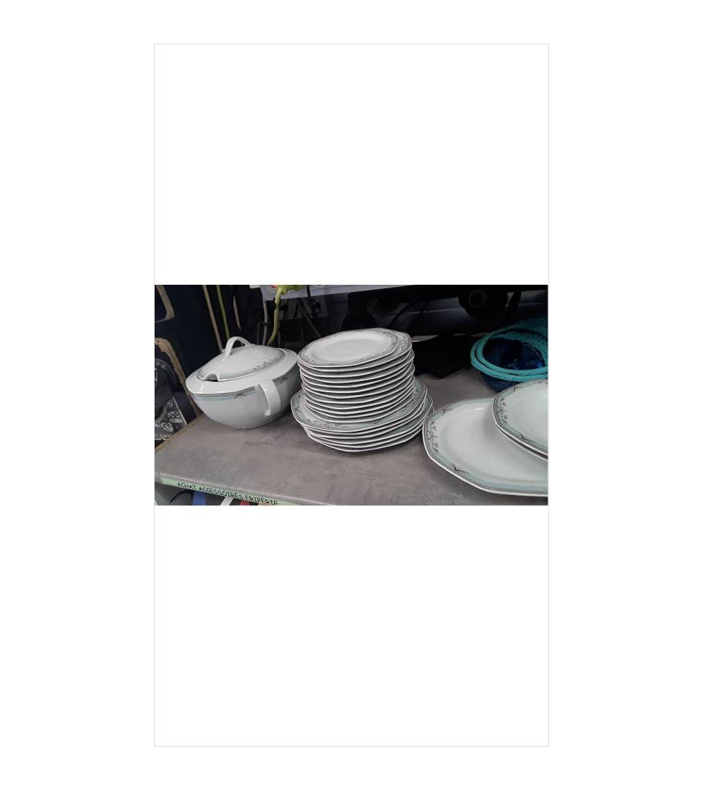 SERVICE DE TABLE PORCELAINE LE LOT