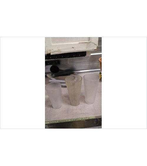 VERRE PLASTIQUE 