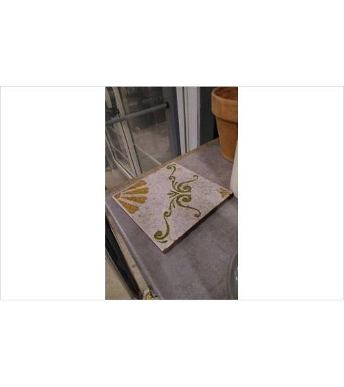 DESSOUS DE PLAT