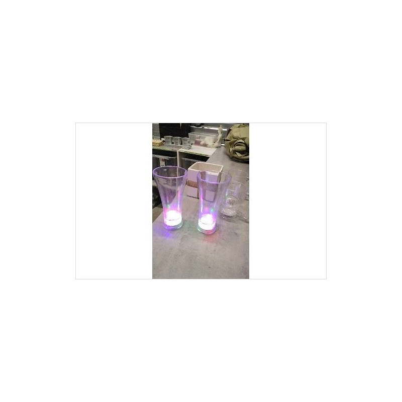 VERRE PLASTIQUE LUMINEUX 