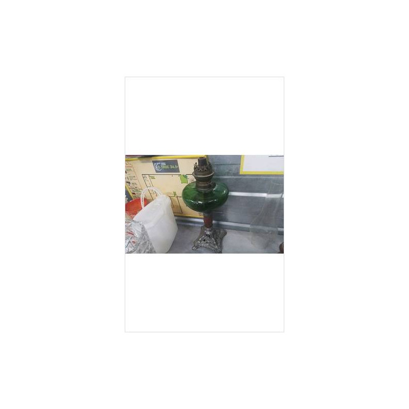 PIED DE LAMPE A PETROLE 