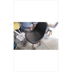 CHAISE PLASTIQUE NOIRE 