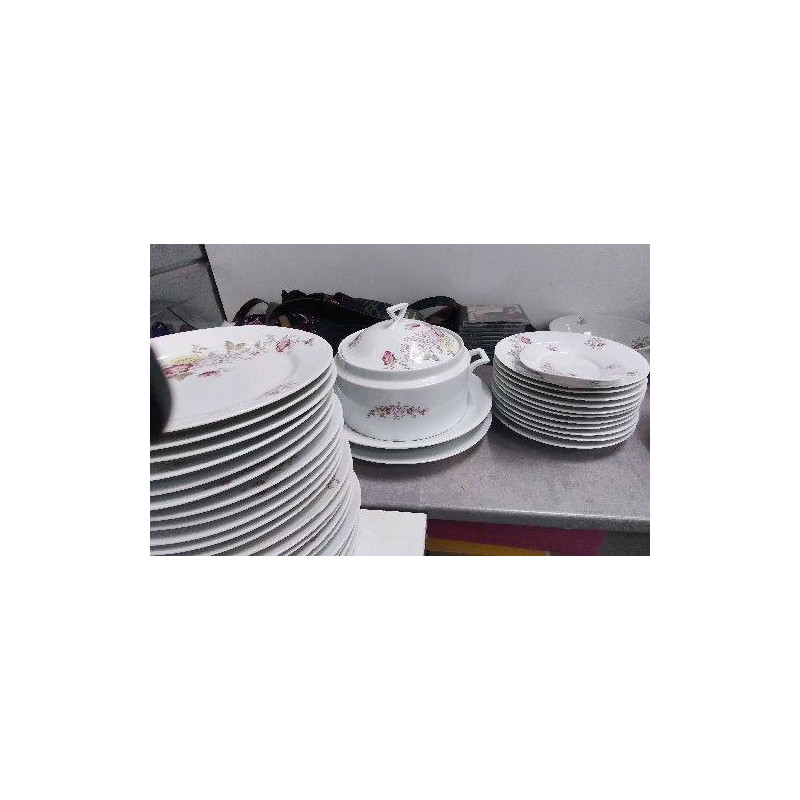 SERVICE DE TABLE VERONA - LE LOT
