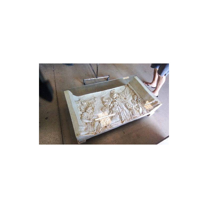 TABLE BASSE RESINE/ DESSUS VERRE 