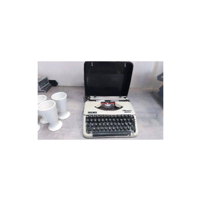 MACHINE A ECRIRE OLYMPIA SPLENDID 66