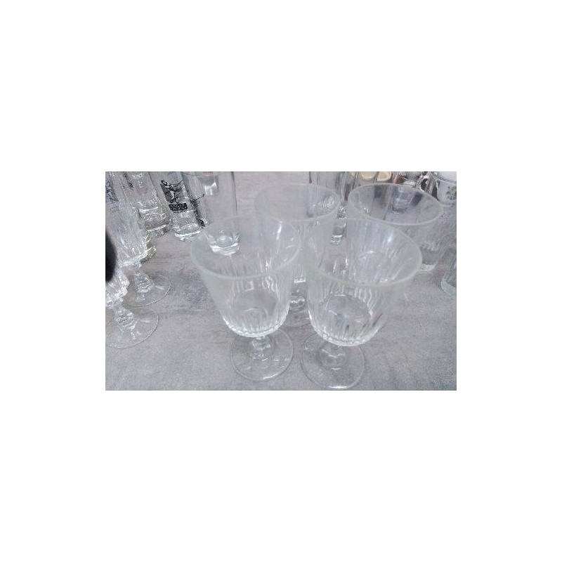 VERRE A PIED LE LOT