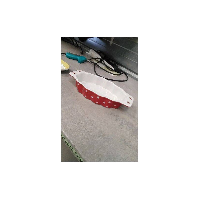 PLAT FOUR ROUGE A POIS 