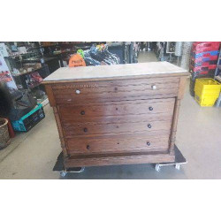 COMMODE 4 TIROIRS DESSUS...