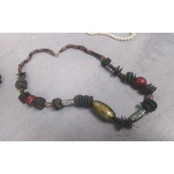COLLIER 