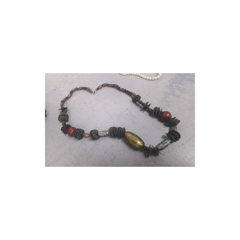 COLLIER 