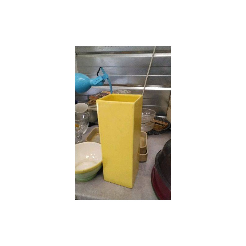 VASE CARRE JAUNE 