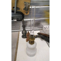 LAMPE A PETROLE 