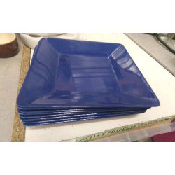ASSIETTES CARREES PLASTIQUE 