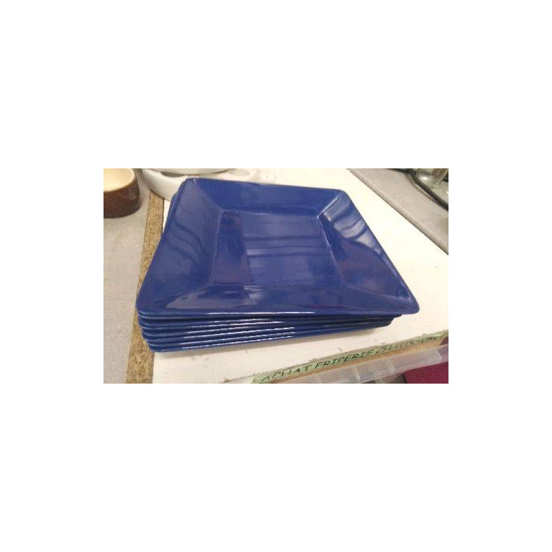 ASSIETTES CARREES PLASTIQUE 