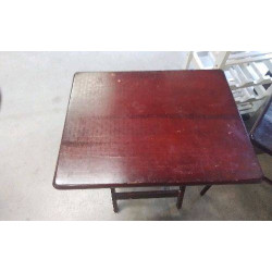 TABLE PLIANTE EN L’ETAT 