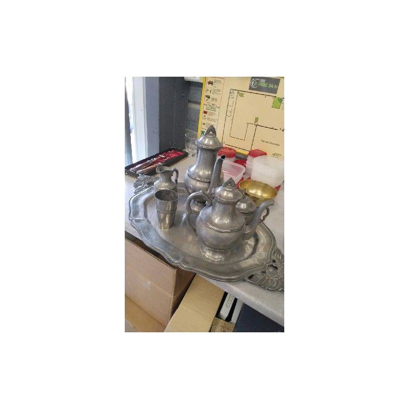 SERVICE A CAFE SUR PLATEAU EN ETAIN