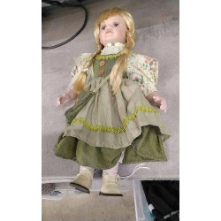 POUPEE PORCELAINE 