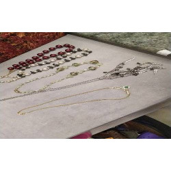 COLLIER 