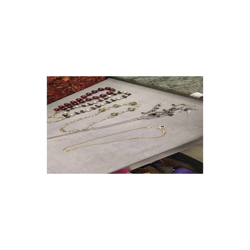COLLIER 