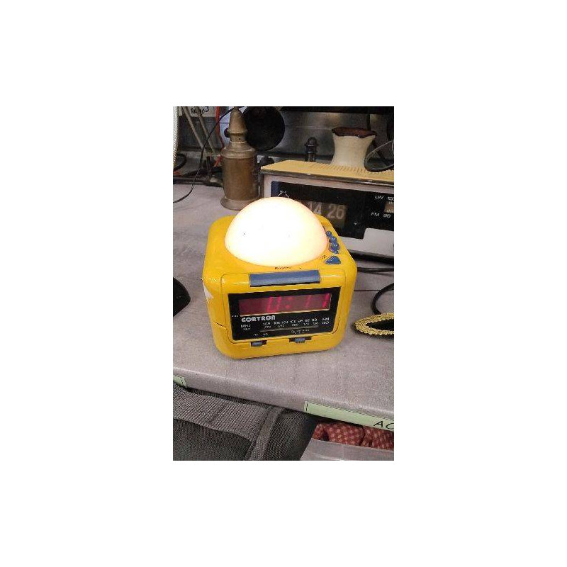 RADIO REVEIL CUBE JAUNE AVEC VEILLEUSE GORTRON 
