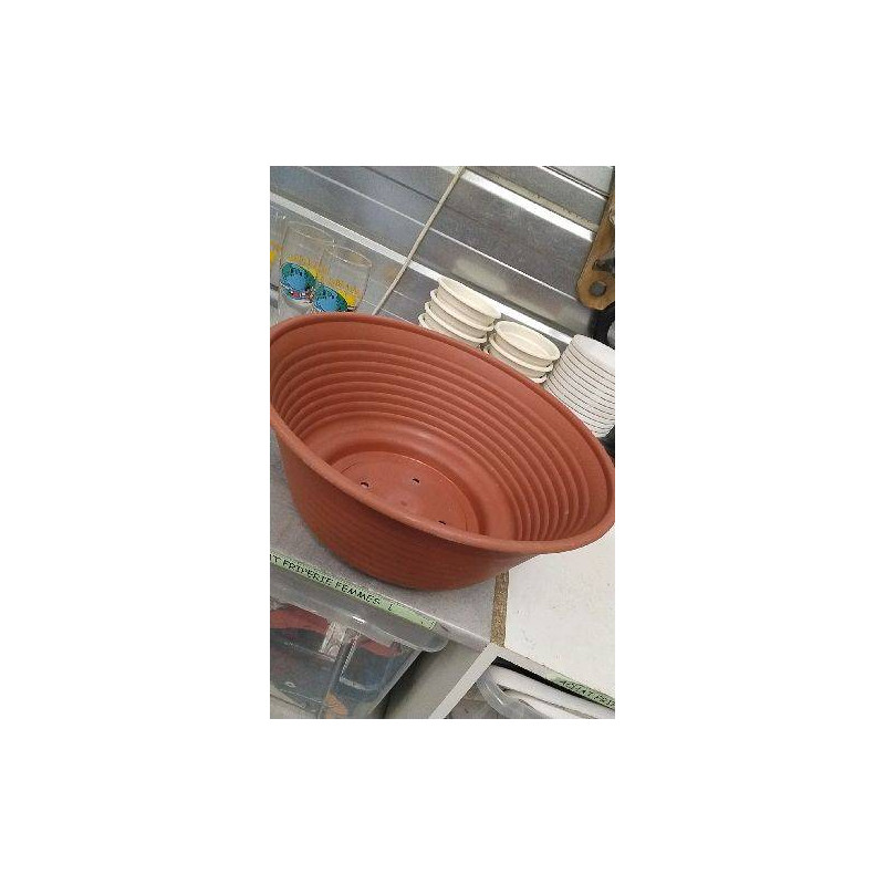 POT PLASTIQUE MARRON GM 