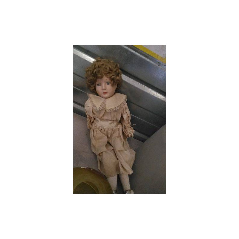 POUPEE DE COLLECTION 