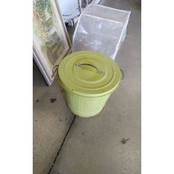 POUBELLE FER VERTE EN LETAT 