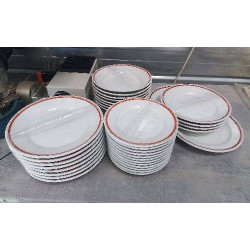 ASSIETTES + PLAT PORCELAINE...