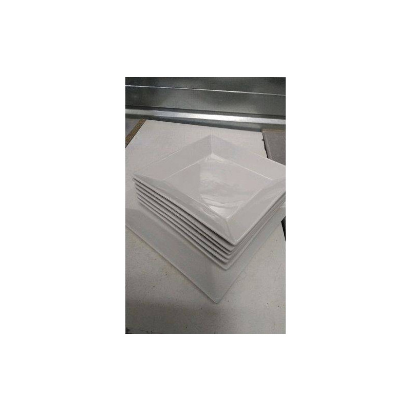 ASSIETTES BLANCHES CARREES 