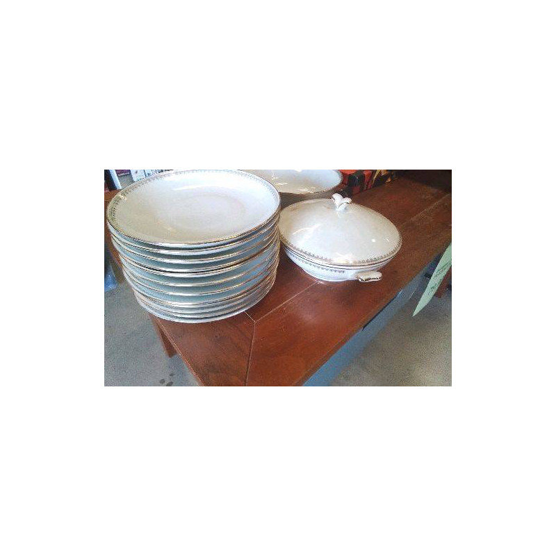 ASSIETTES CREUSES + SOUPIERE PORCELAINE 