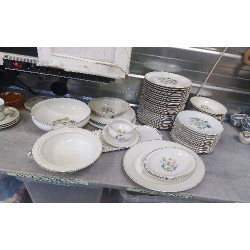 SERVICE DE TABLE LIMOGES...