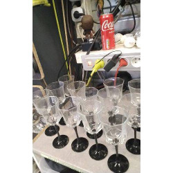 VERRE A PIED NOIR GM LE LOT
