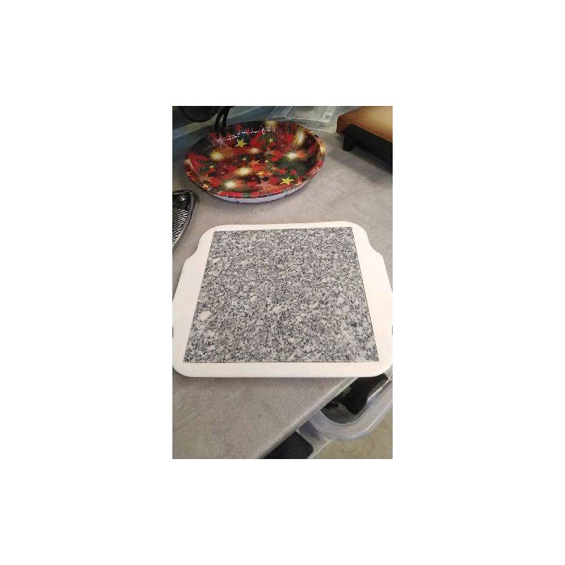 DESSOUS DE PLAT