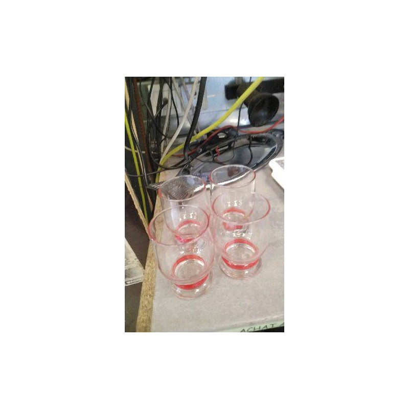 VERRE X4