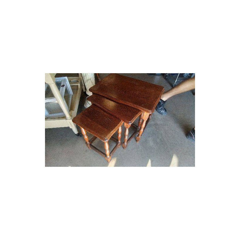 TABLES GIGOGNES