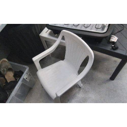 CHAISE PLASTIQUE ENFANT