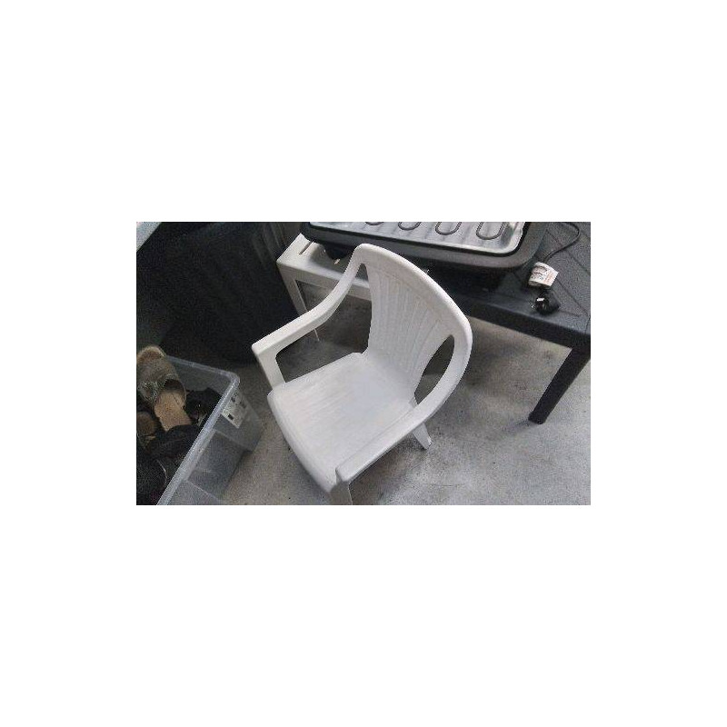 CHAISE PLASTIQUE ENFANT