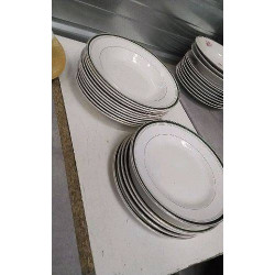 ASSIETTES LISERE VERT LE LOT 