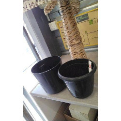 POT DE FLEURS PLASTIQUE 