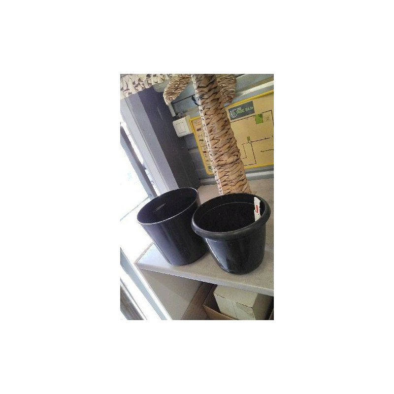 POT DE FLEURS PLASTIQUE 