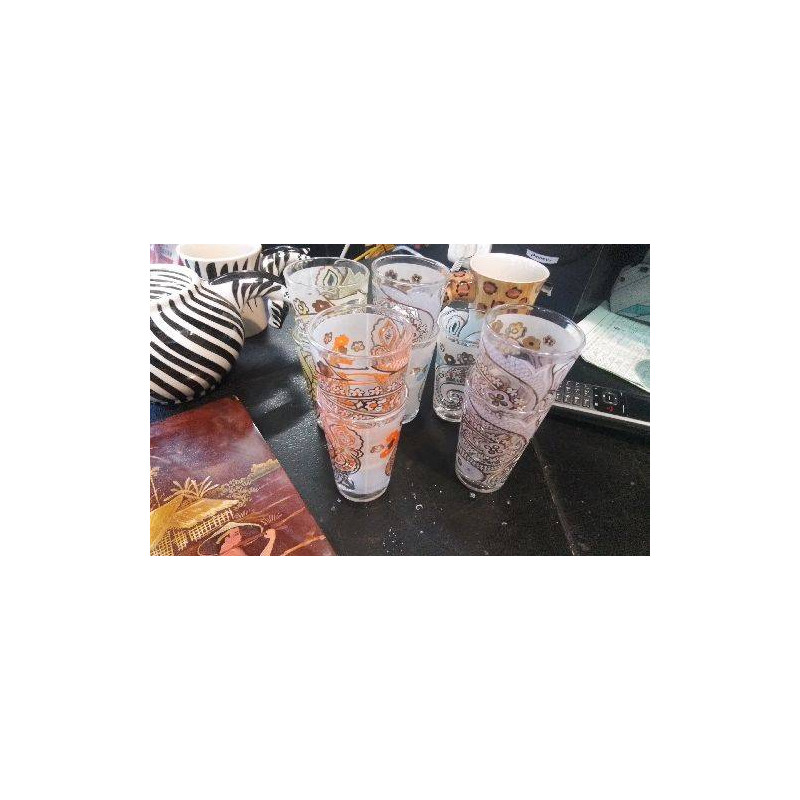 VERRES A THE LE LOT 