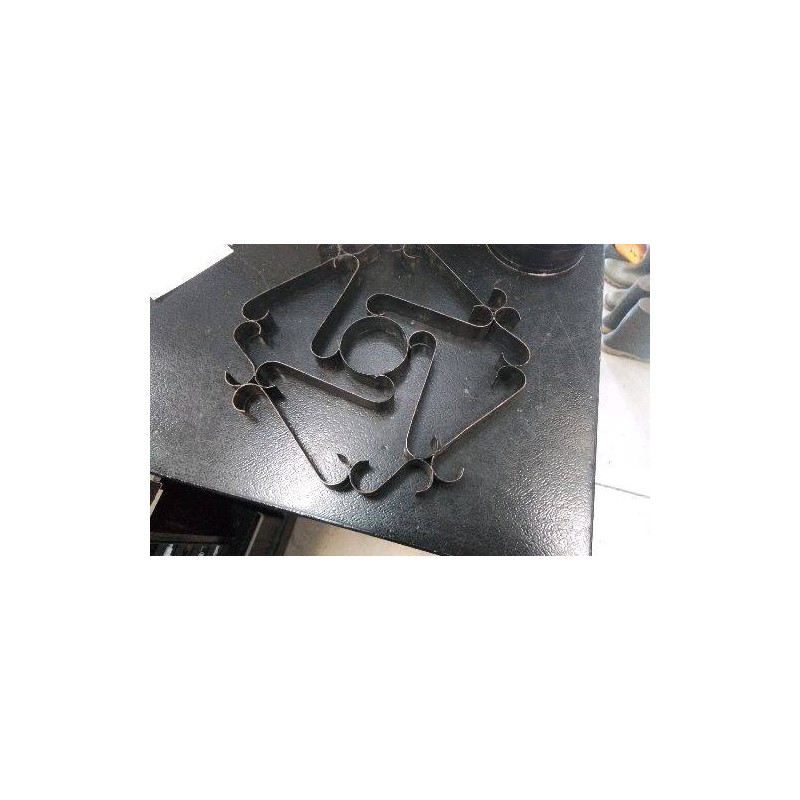 DESSOUS DE PLAT FER NOIR 
